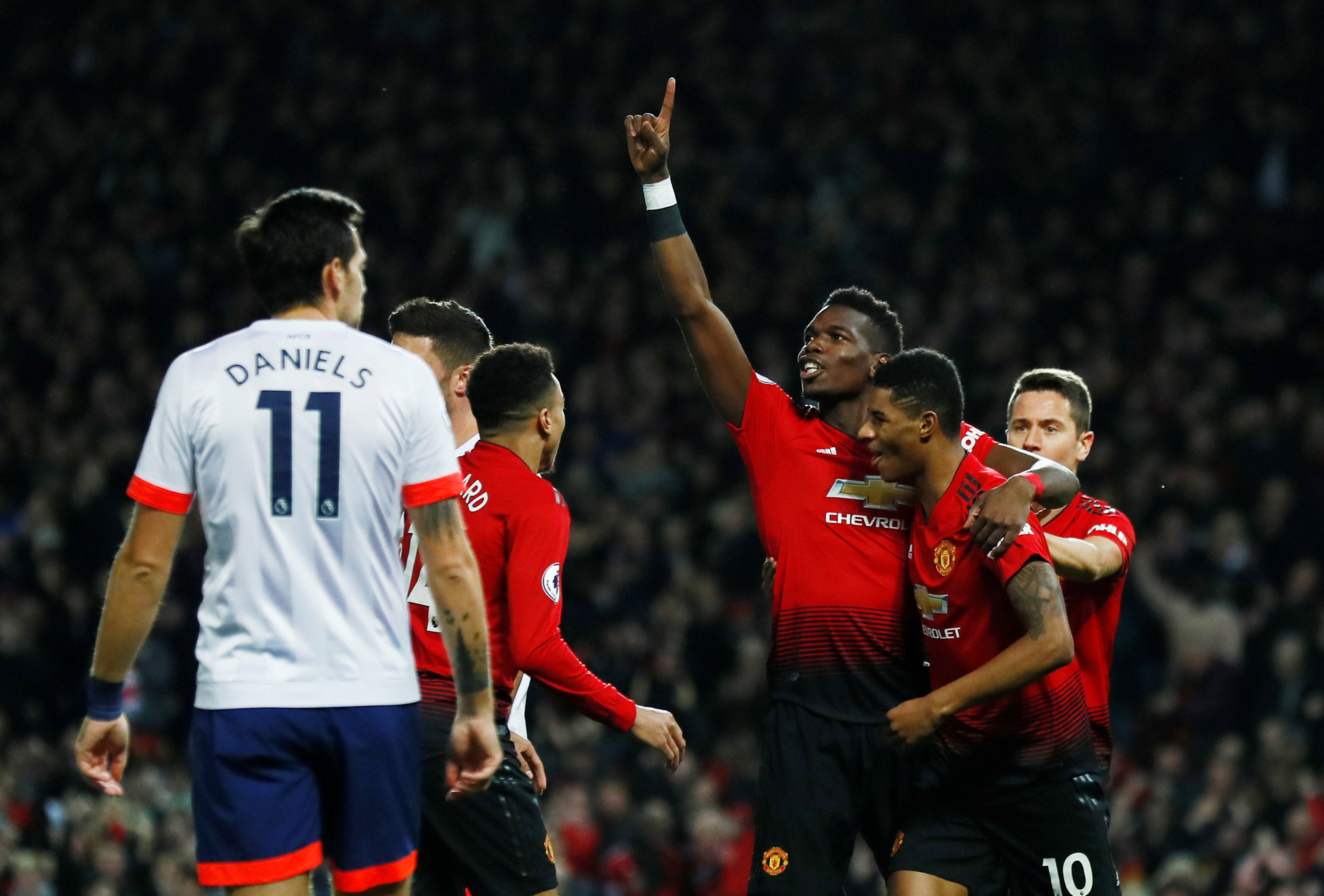 撕扯和傳中 撕扯和傳中